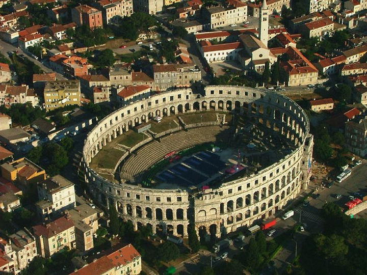 Sehenswürdigkeiten Pula - Aerial photo of the Pula Arena.